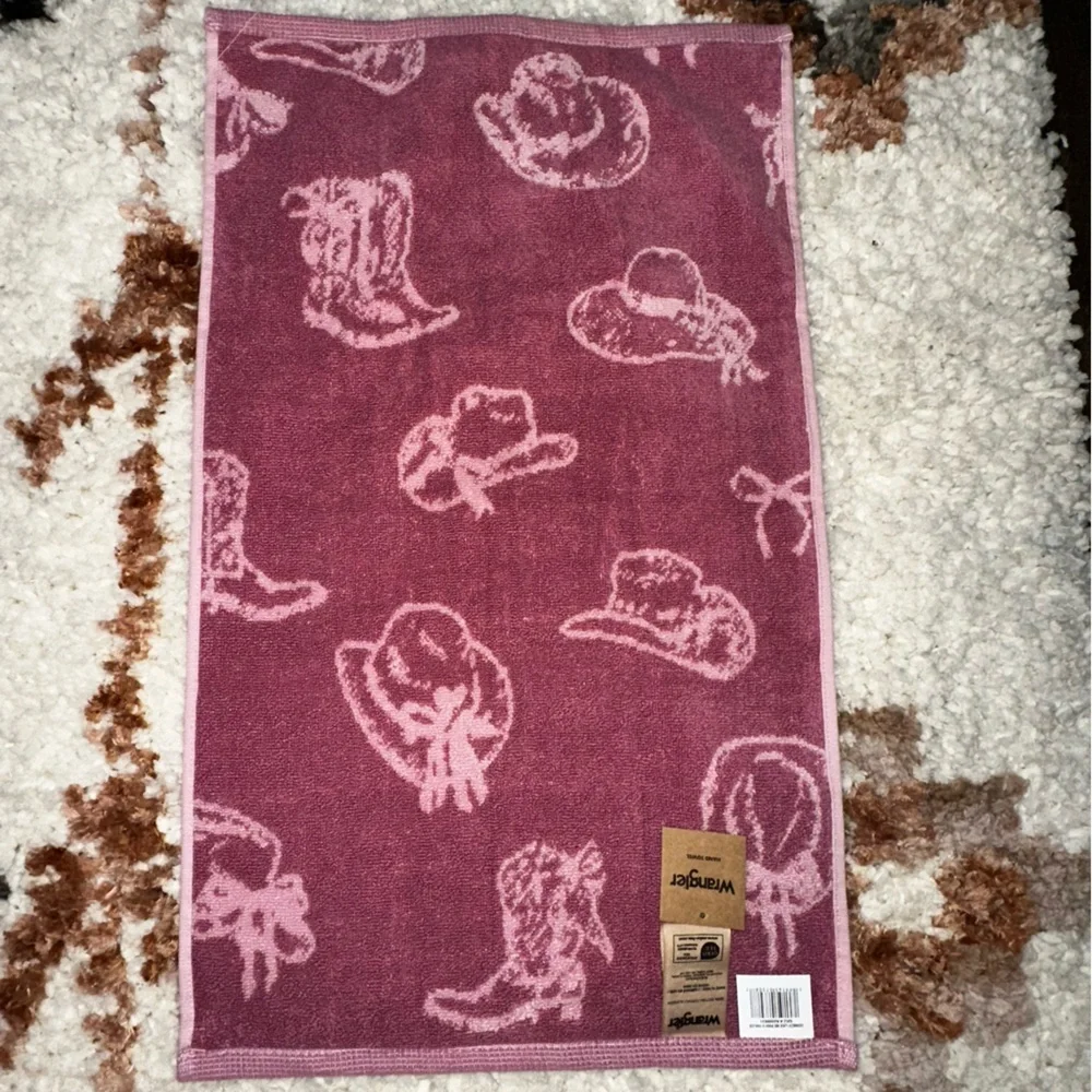 NEW Wrangler Pink Cowboy Boots, Hats, & Bows Reversible Hand Towel